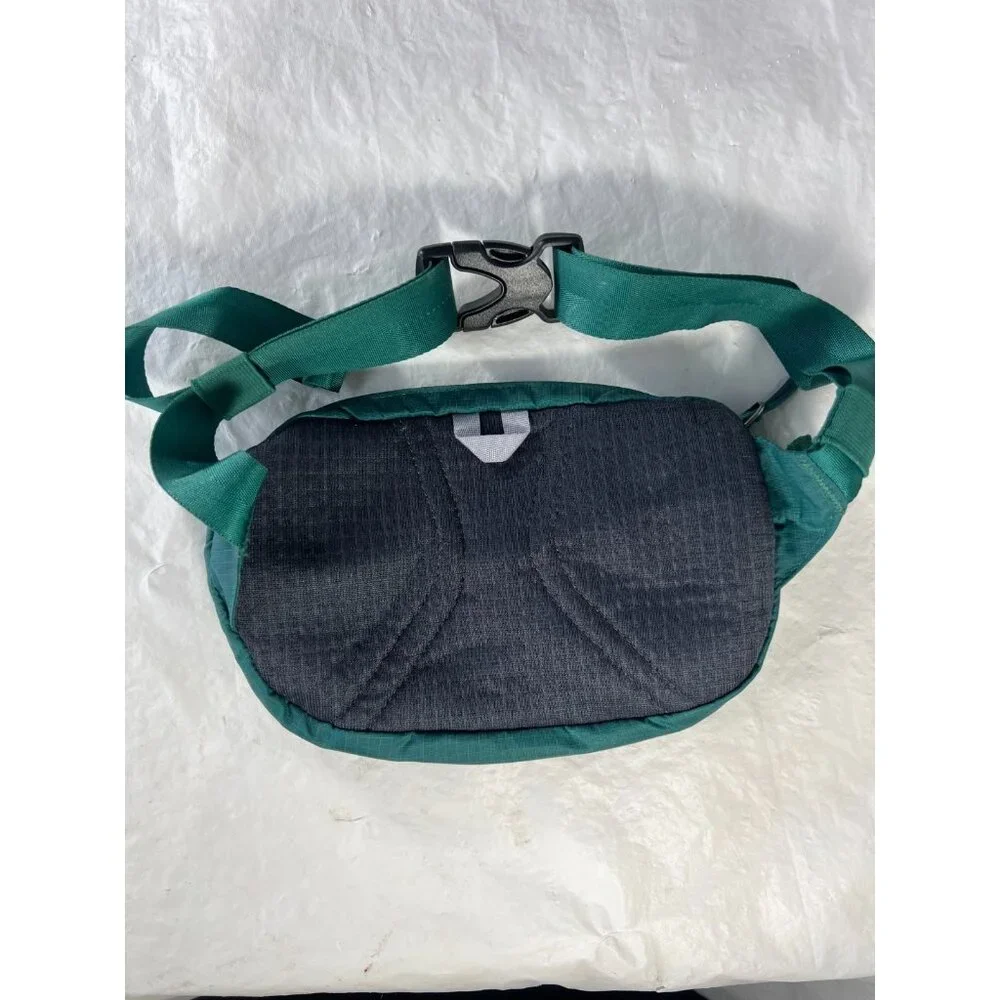 Patagonia Ultralight Green Hole Hip Pack Fanny Bag 1L Capacity Two Zip Pockets - Picture 2 of 6